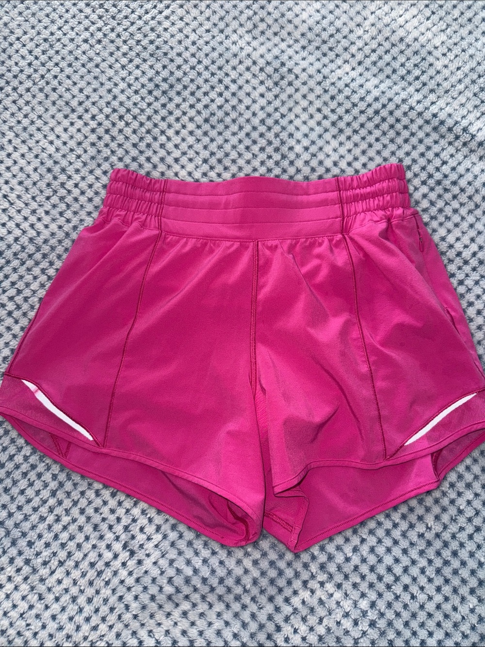Lululemon 4inch hotty hot shorts